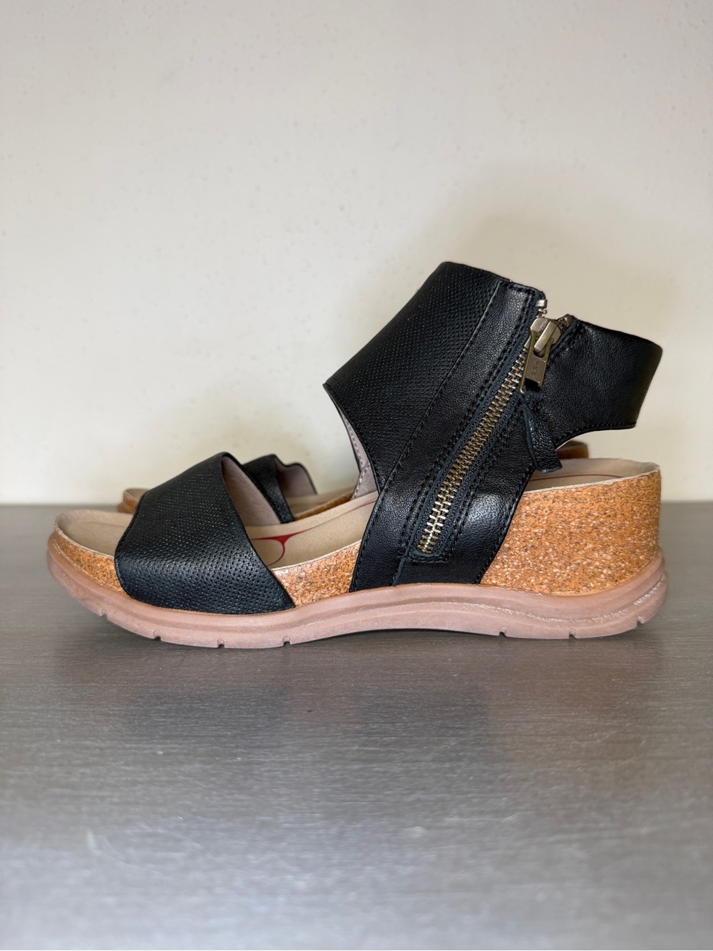 Bionica Ankle Strap Sandals Womens 8 M Casual Slingback Zip Leather Black - Picture 3 of 10